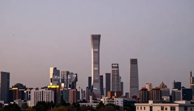 企业推广支持选型关注点:两种做法的比较与取舍